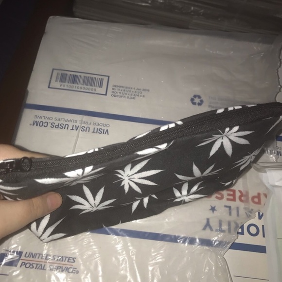 Cute pouch - Picture 2 of 2